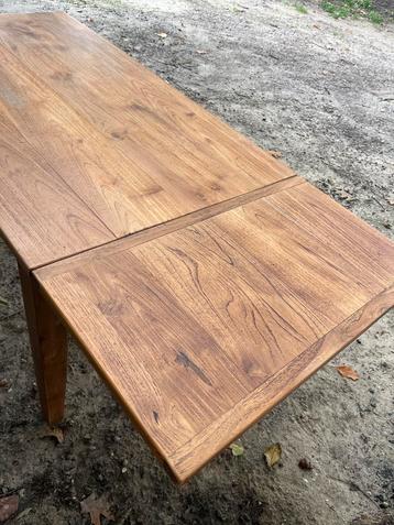 Massief Houten Uitklaptafel beschikbaar voor biedingen