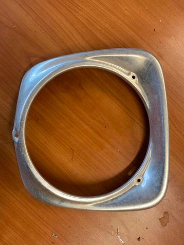 Ford truck headlight bezel 1961-1966.  beschikbaar voor biedingen