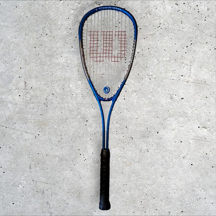 Wilson Titanium Squash Racket - Zo Goed Als Nieuw!, Sport en Fitness, Squash, Zo goed als nieuw, Ophalen of Verzenden