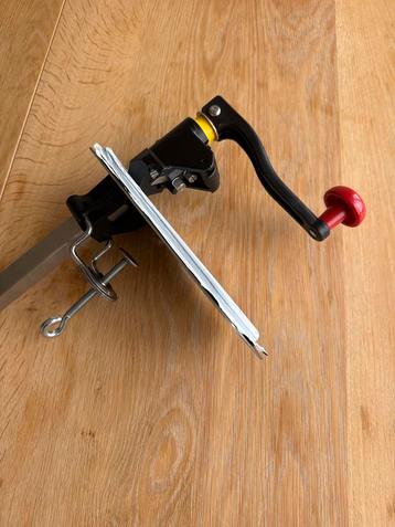 Bonzer EZ-20 Professionele Blikopener beschikbaar voor biedingen