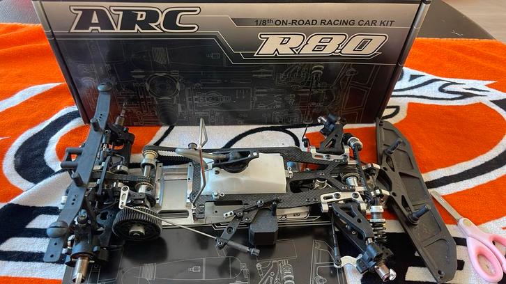 ARC 8.0 met koppeling en nieuwe kap nu 199,95 inkl post, Hobby en Vrije tijd, Modelbouw | Radiografisch | Auto's, Zo goed als nieuw