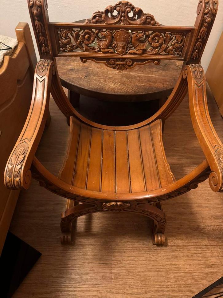 Antieke Savonarola-stoel / renaissance-stijl stoel, Antiek en Kunst, Antiek | Meubels | Stoelen en Banken, Ophalen of Verzenden
