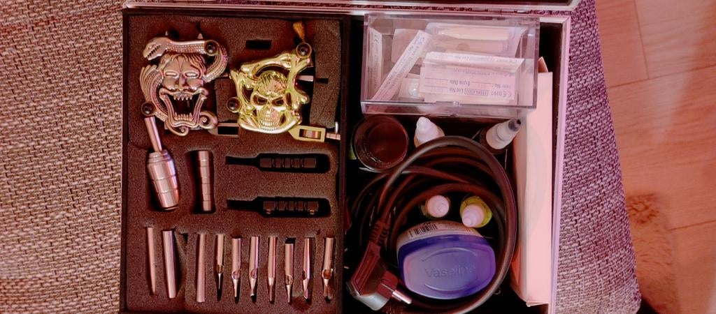 Nieuwe Tattoo Set - Compleet met Inkt & Machines, Ophalen of Verzenden, Nieuw, Toebehoren