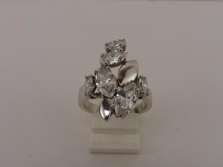Zilveren damesring met zirkonia                          Z39, Sieraden, Tassen en Uiterlijk, Ringen, Gebruikt, Dame, 18 tot 19
