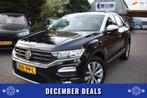 Volkswagen T-ROC 1.5 TSI Sport 150 PK ADAP CRUISE/CARPLAY/CA, Auto's, Voorwielaandrijving, Stof, 150 pk, Zwart