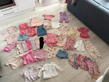 Baby kleding maat 74  +/- 6/9maanden beschikbaar voor biedingen