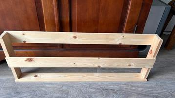 Boekenrek wandplank beschikbaar voor biedingen
