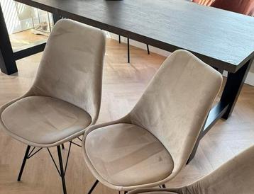 2x Kick beige eetkamer stoelen, totaal 60,- beschikbaar voor biedingen