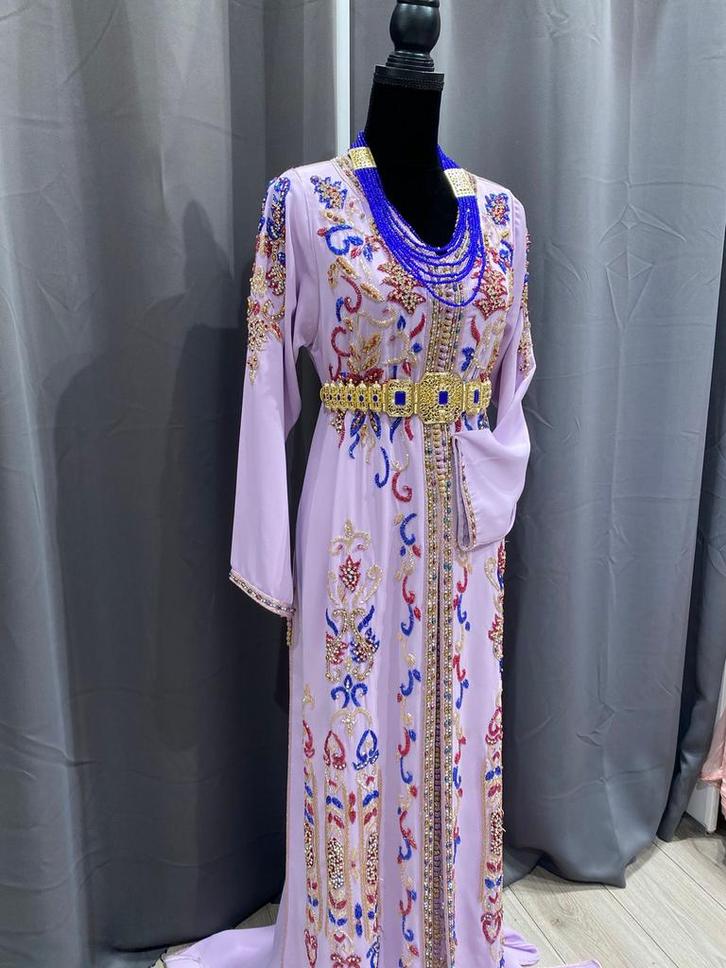 Prachtige Marokkaanse handgemaakt takchita, Kleding | Dames, Gelegenheidskleding, Zo goed als nieuw, Overige typen, Maat 38/40 (M)