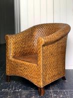Aziatische, elegante fauteuil van rotan in visgraatmotief, Ophalen, 75 tot 100 cm, Zo goed als nieuw, 50 tot 75 cm