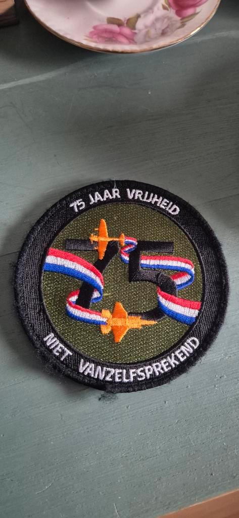 Patch 75 Jaar Vrijheid Luchtmacht, Verzamelen, Militaria | Algemeen, Luchtmacht, Embleem of Badge, Nederland, Ophalen of Verzenden