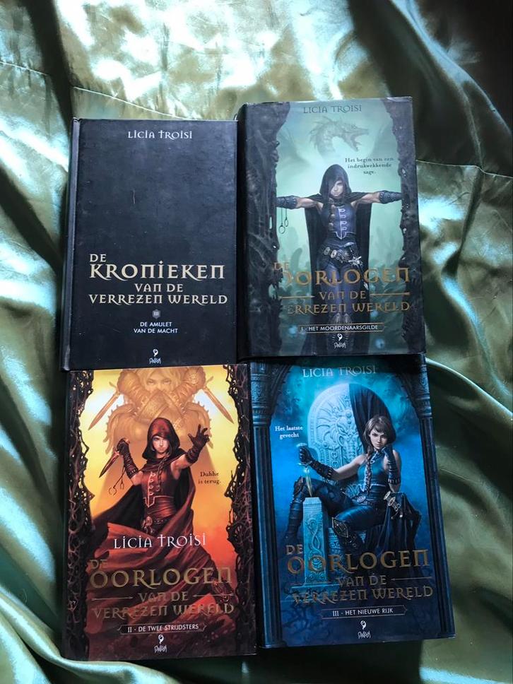Licia troisi kronieken van de verrezen wereld, Boeken, Fantasy, Zo goed als nieuw, Ophalen of Verzenden
