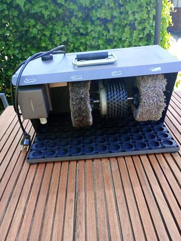 Schoenpoetsmachine  beschikbaar voor biedingen