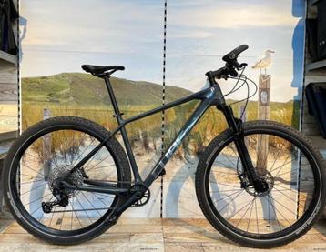 Cube REACTION C62 PRO GREYMETAL L en v. voorvork beschikbaar voor biedingen