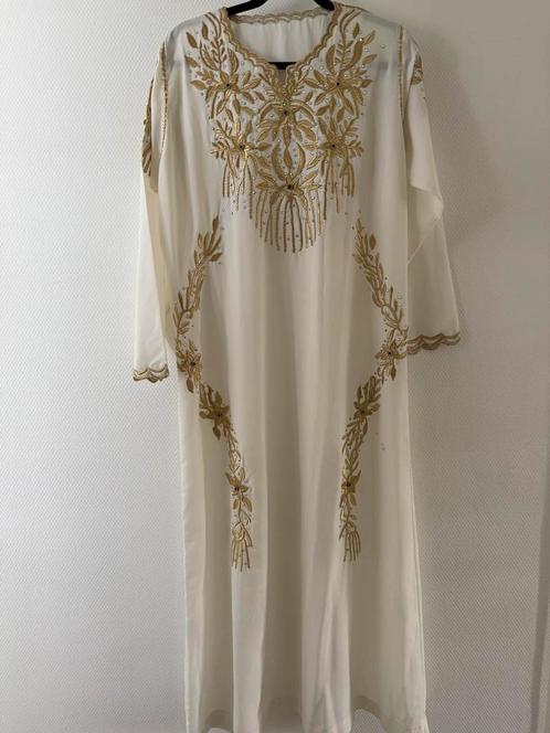 Marokkaanse henna jurk kandoura handgemaakt m/l wit/goud, Kleding | Dames, Gelegenheidskleding, Zo goed als nieuw, Overige typen