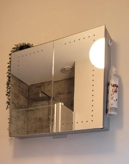 Spiegelkast met verlichting en stopcontact, Huis en Inrichting, Badkamer | Badkamermeubels, Gebruikt, Spiegelkast, Minder dan 100 cm