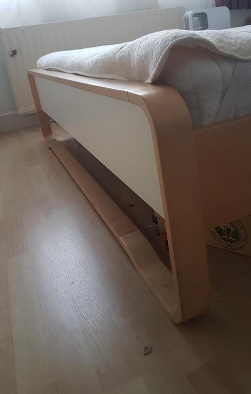 Houten bedframe 180200 Scandinavisch, Huis en Inrichting, Slaapkamer | Bedden, Gebruikt, Tweepersoons, 180 cm, 200 cm, Hout, Ophalen