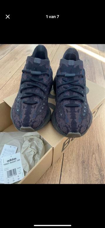 Yeezy 380 onyx maat 38 beschikbaar voor biedingen