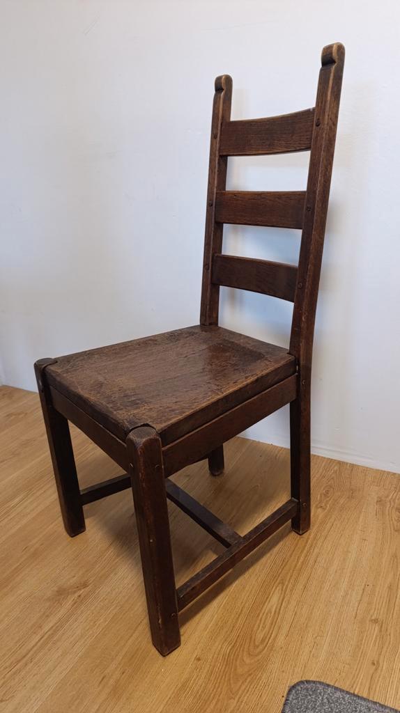 GRATIS Massief Houten Stoel - Robuust & Karaktervol, Huis en Inrichting, Stoelen, Gebruikt, Eén, Hout, Bruin, Ophalen