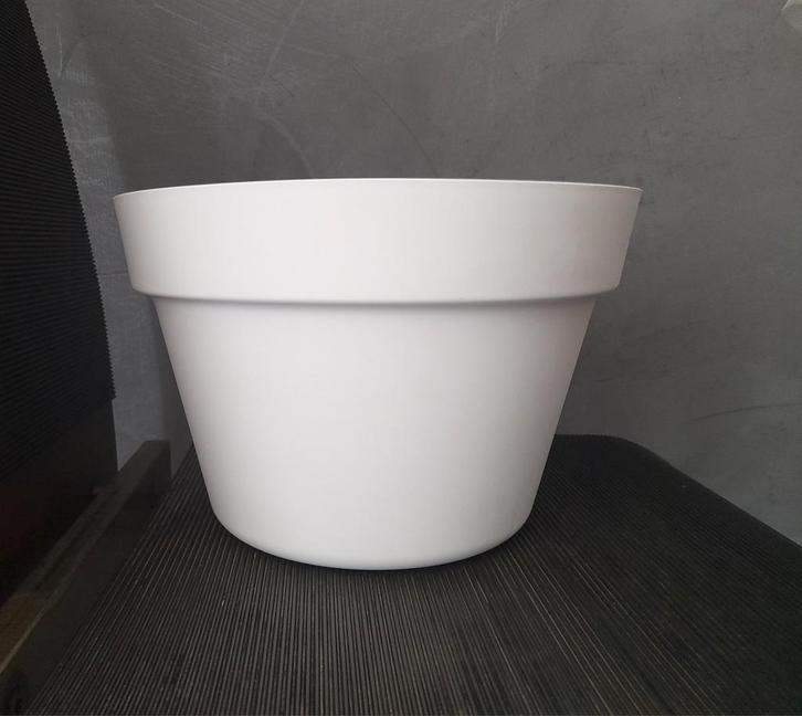 Halfronde witte Made in Holland wandplantenpot voor buiten, Tuin en Terras, Bloempotten, Zo goed als nieuw, Kunststof, Minder dan 40 cm