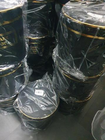 Partij nieuwe kado dozen 58 stuks boxen cadeau nieuw bakken beschikbaar voor biedingen