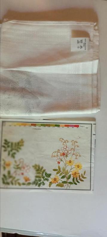 Borduren Vintage voor bedrukt borduur tafelkleed met beschikbaar voor biedingen