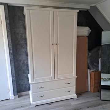 Ikea Pax Kledingkast - Wit 200 hoog, 109 br. 58 d 2 laden beschikbaar voor biedingen