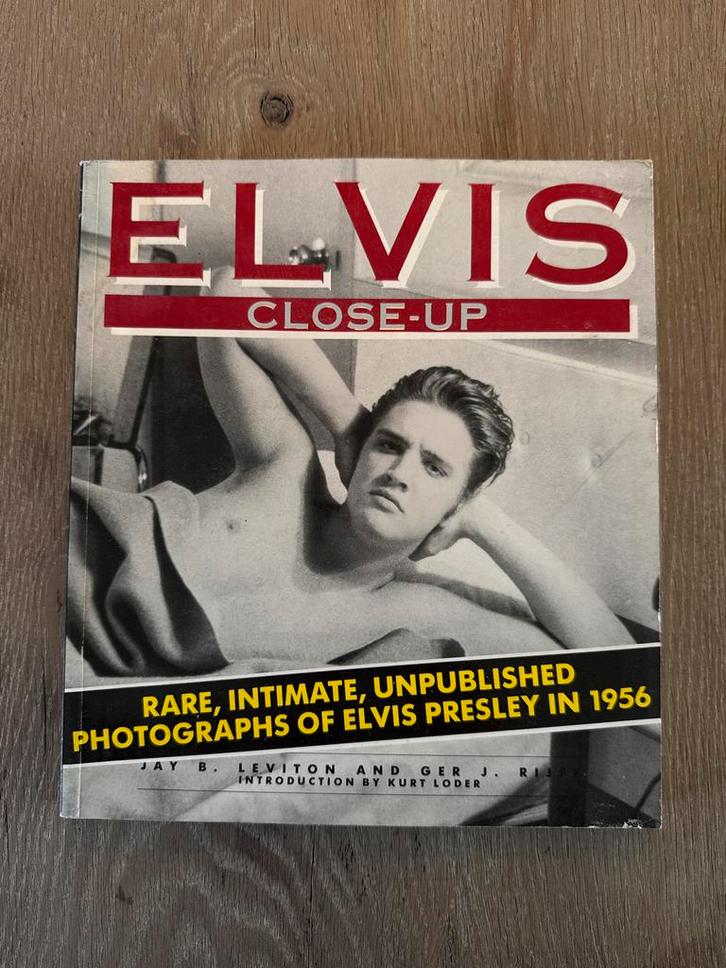 Elvis Close-Up: Zeldzame Foto's van Elvis Presley in 1956, Boeken, Muziek, Zo goed als nieuw, Artiest, Ophalen of Verzenden