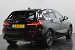 BMW 1 Serie 118i Sport Line Automaat / Sportstoelen / LED /, Auto's, 136 pk, Gebruikt, Zwart, Bedrijf