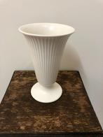 Prachtig Mid-Size Wedgewood Vaasje., Antiek en Kunst, Ophalen of Verzenden