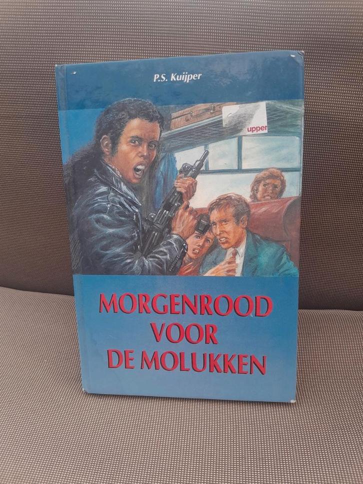 Morgenrood voor de Molukken - P.S. Kuijper, Boeken, Overige Boeken, Gelezen, Ophalen of Verzenden