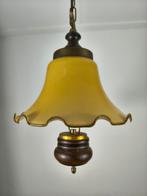 Antieke hanglamp geel opaalglas, 1920-1930, Gebruikt, Ophalen of Verzenden, Glas, Minder dan 50 cm