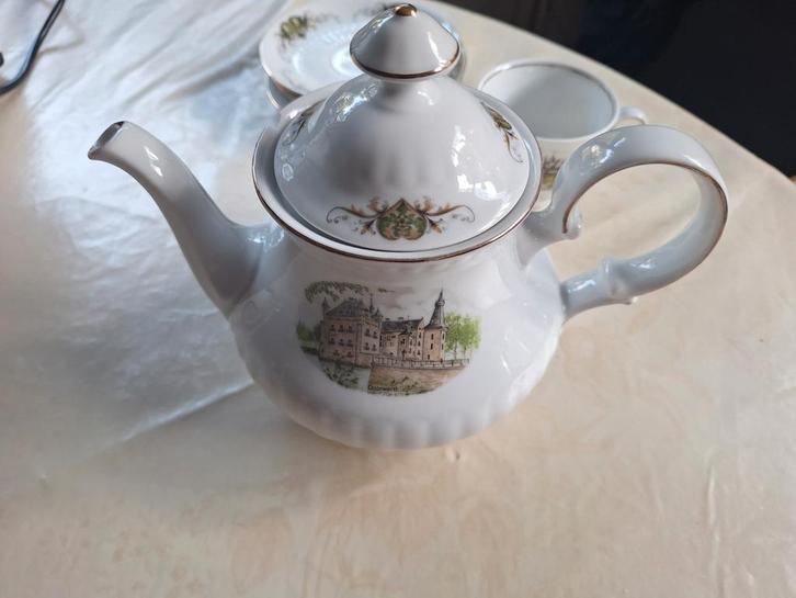 Vintage Porseleinen Theeservies met Kastelen, Huis en Inrichting, Keuken | Servies, Zo goed als nieuw, Kop(pen) en/of Schotel(s)