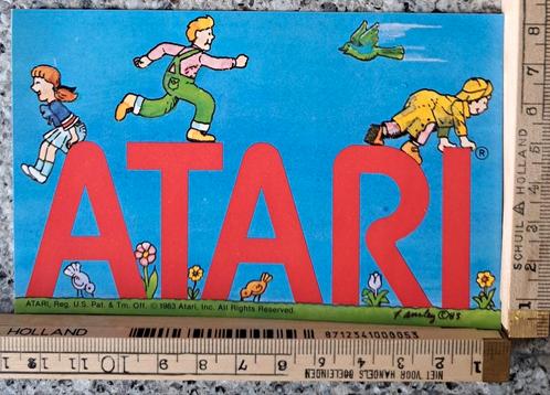 Vintage sticker ATARI spelcomputer logo merk strip 1983, Verzamelen, Stickers, Zo goed als nieuw, Overige typen, Ophalen of Verzenden