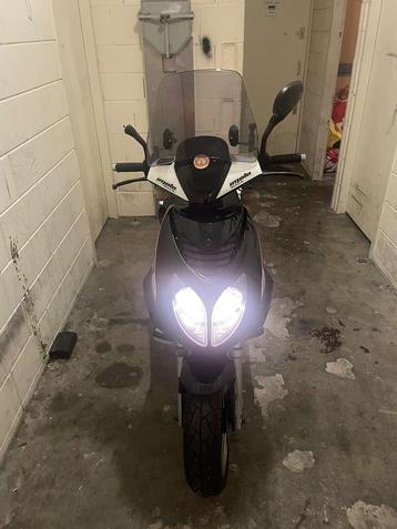 Motorscooter 125cc 4t duits beschikbaar voor biedingen