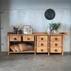 Antieke werkbank, toonbank, dressoir, ladekast, vintage kast