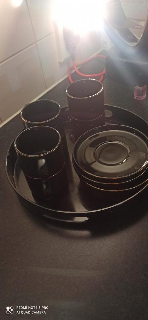 Kop en schoteltjes met dienblad, Huis en Inrichting, Keuken | Servies, Zo goed als nieuw, Kop(pen) en/of Schotel(s), Overige stijlen