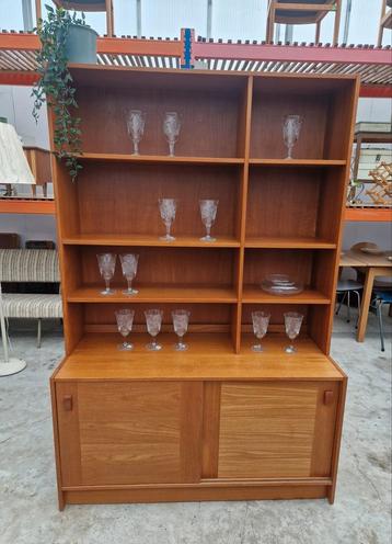 Vintage wandkast Danish design, 122cm breed beschikbaar voor biedingen
