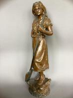 Gepatineerd Zamac Beeldje Landarbeidster met Schop - 31 cm., Antiek en Kunst, Ophalen of Verzenden