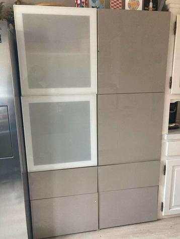 1 IKEA Besta kasten - met verlichting