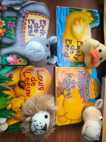 Leuke boekjes met knuffelhoofdje beschikbaar voor biedingen