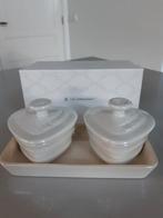 Le Creuset Ramekins set op schaal Parelmoer wit, Ophalen of Verzenden, Nieuw, Overige stijlen, Schaal of Schalen