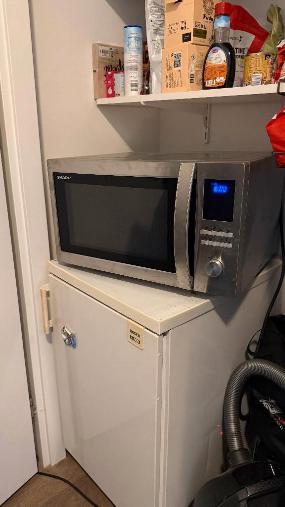Sharp R982STWE combimagnetron – RVS – nette staat, Witgoed en Apparatuur, Magnetrons, Gebruikt, Vrijstaand, Combimagnetron, Crisp