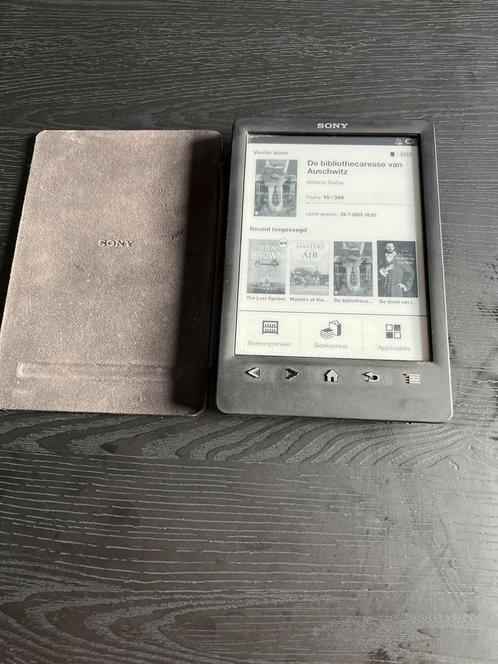 Sony E-reader met beschermhoes, Computers en Software, E-readers, Gebruikt, 6 inch of minder, 4 GB of minder, Ophalen of Verzenden