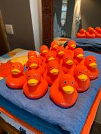 30 Vrolijke Oranje Badeendjes - Verzamelaarsitem - Carnaval, Ophalen of Verzenden, Nieuw, Feestartikel, Carnaval