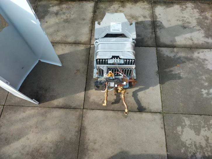 Vaillant atmomag nl14-0 aardgas met batterij onsteking, Doe-het-zelf en Verbouw, Geisers en Boilers, Zo goed als nieuw, Geiser