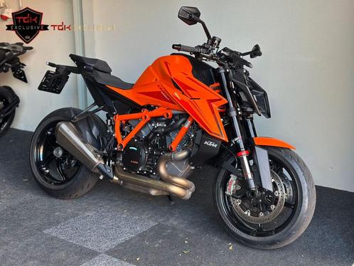 SUMMERSALE! KTM 1390 SUPER DUKE R TECH PACK 2023 6.413 km, Motoren, Motoren | KTM, Bedrijf, Naked bike, meer dan 35 kW, 2 cilinders