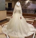 Bruidsjurk met sluier, Ophalen, Zo goed als nieuw, Wit, Trouwjurk