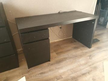Te koop, Bureau Malm, ikea, zwart , nieuwstaat!!! - afbeelding 2