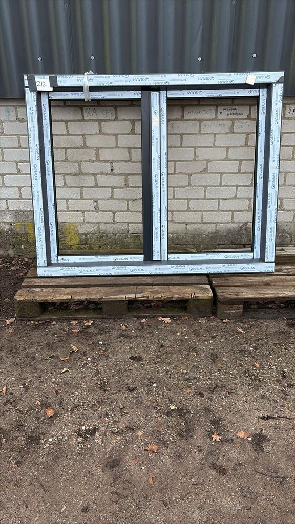 (212) Nieuw kunststof raamkozijn draai kiep, Doe-het-zelf en Verbouw, Kozijnen en Schuifpuien, Nieuw, Raamkozijn, Kunststof, 75 tot 150 cm